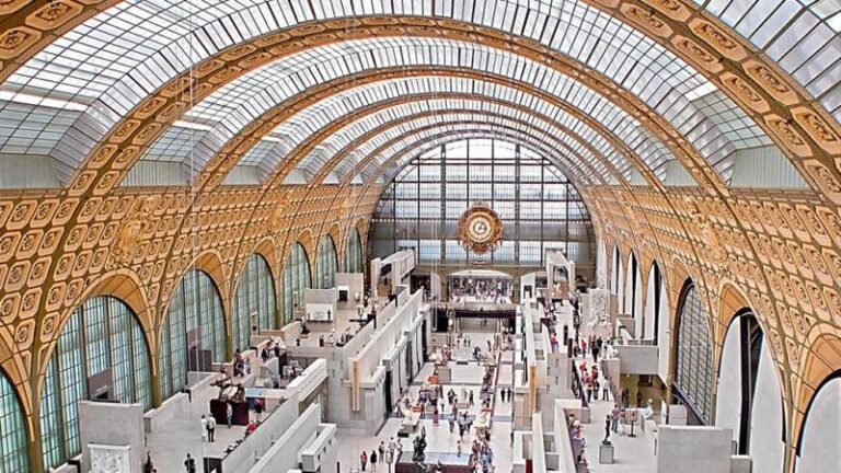 Poznaj firmę Orsay: co warto wiedzieć o tej popularnej marce odzieżowej