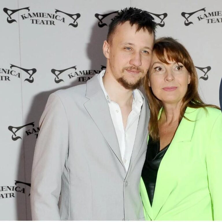 Kim jest Kajetan Kamiński, syn Emiliana, który zachwyca w Teatrze Kamienica?