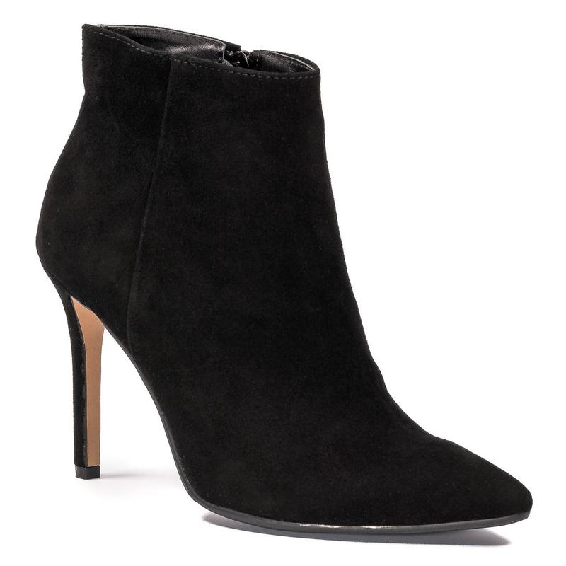 Jak stylowo nosić botki na szpilce? Przewodnik po wiosennym must have