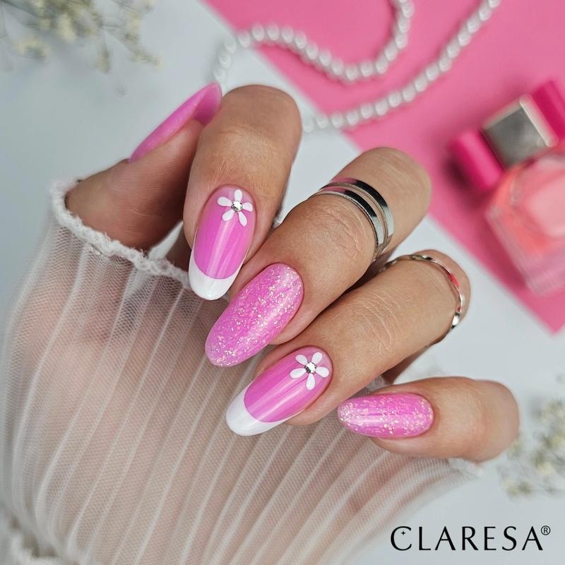 Czarne paznokcie i róż